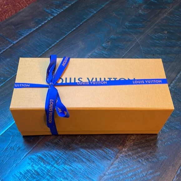 Louis Vuitton Box, Shopping Bag & Ribbon, Perfume Box & Holder - Picture 5 of 16